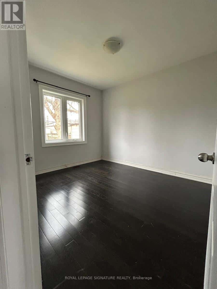 7 STRODE DRIVE — Toronto (Eglinton East), Ontario - Photo 5 of 8