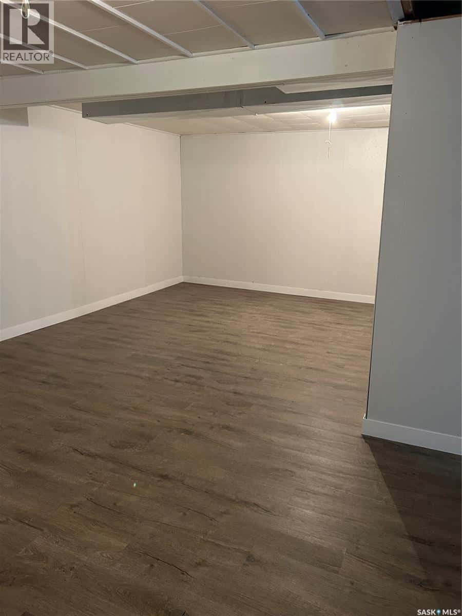 515 Garden STREET — Kelvington, Saskatchewan - Photo 3 of 42