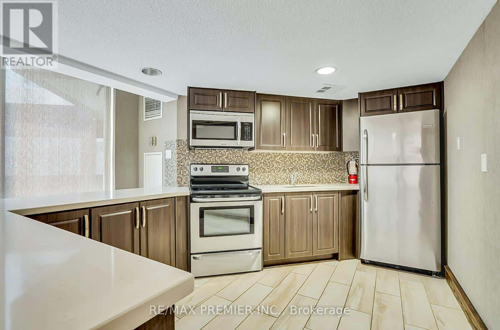 1614 (PH2) - 7440 BATHURST STREET — Vaughan (Brownridge), Ontario - Photo 5 of 50