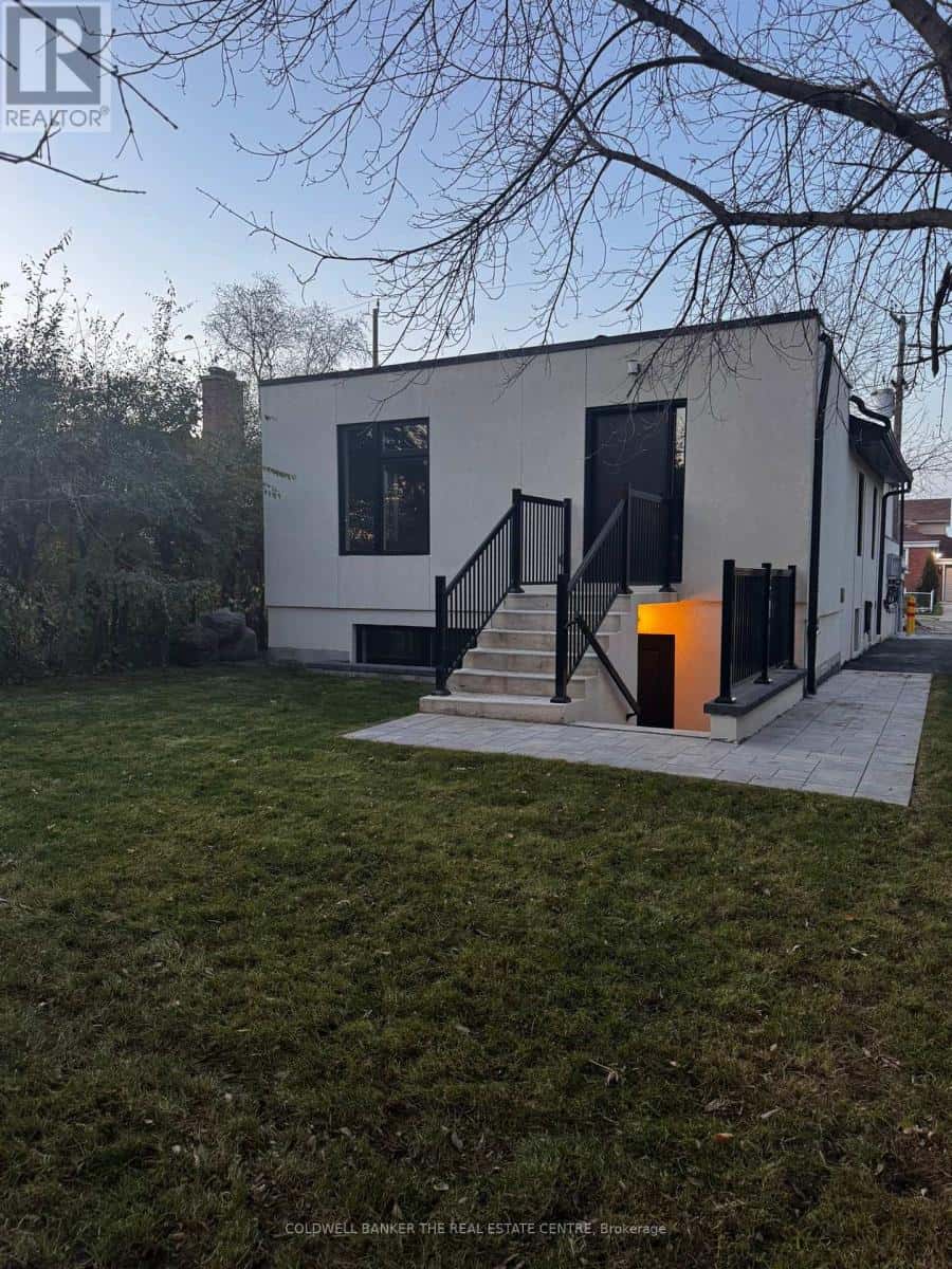 UNIT 3 - REAR UPPER - 17 CORNWALLIS DRIVE — Toronto (Dorset Park), Ontario - Photo 3 of 12