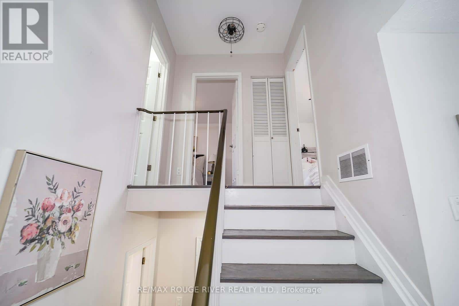 1277 TRELLIS COURT — Pickering (Bay Ridges), Ontario - Photo 4 of 20