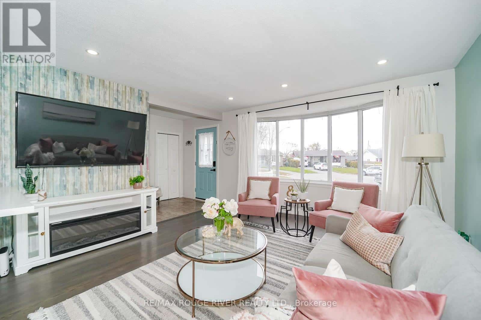 1277 TRELLIS COURT — Pickering (Bay Ridges), Ontario - Photo 2 of 20