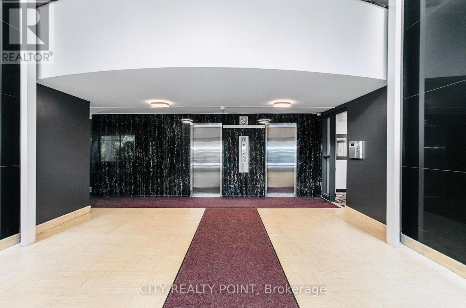 201 - 10 SHALLMAR BOULEVARD — Toronto (Forest Hill North), Ontario - Main photo