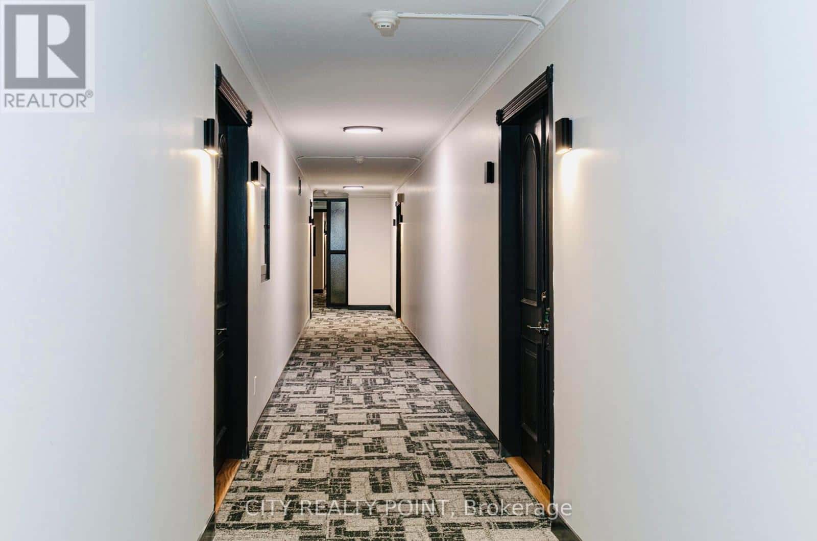 201 - 10 SHALLMAR BOULEVARD — Toronto (Forest Hill North), Ontario - Photo 3 of 16