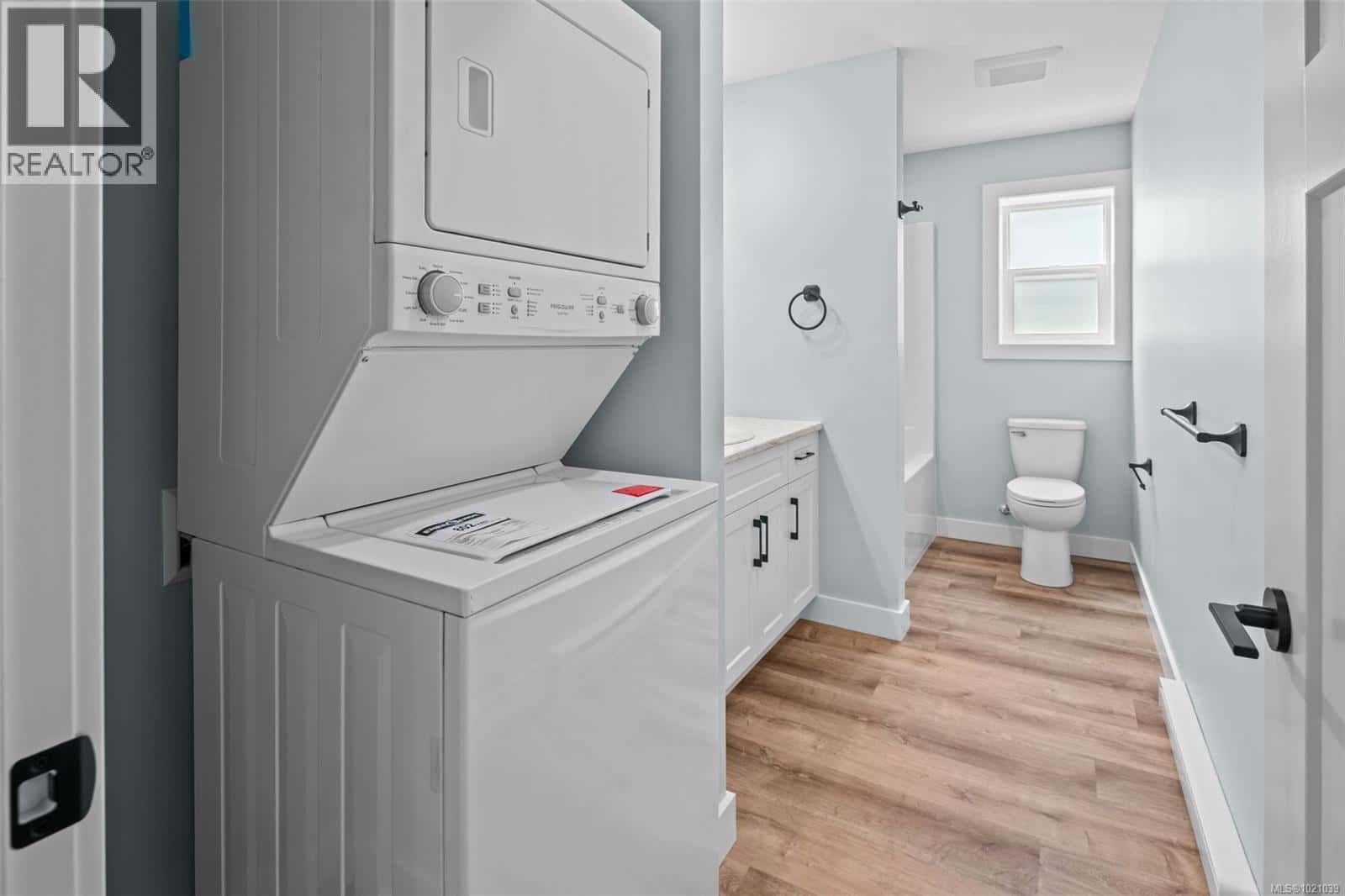 3612 Princess Ave — Cobble Hill, British Columbia - Photo 4 of 48