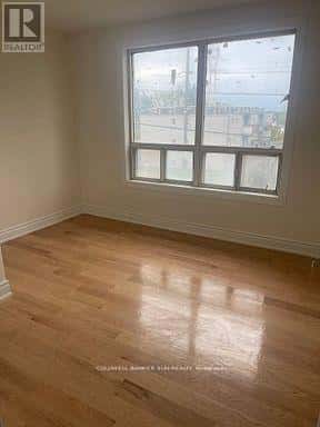 220 BLOOR STREET W — Oshawa (Lakeview), Ontario - Photo 4 of 9