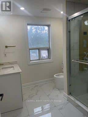 220 BLOOR STREET W — Oshawa (Lakeview), Ontario - Photo 2 of 9