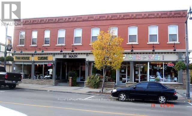 3 - 181 MAIN STREET E — Milton (OM Old Milton), Ontario - Photo 3 of 9