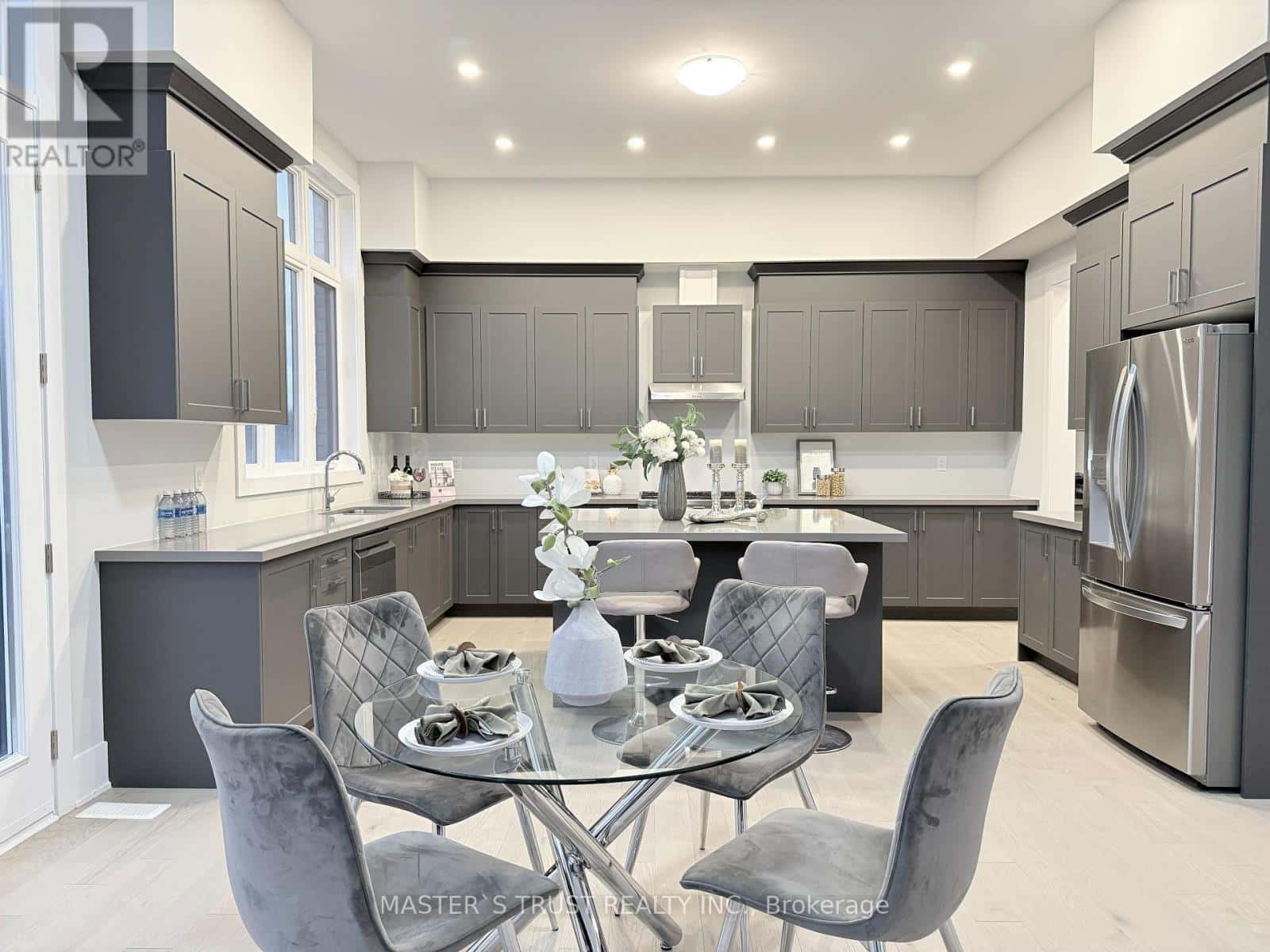 35 MEIZHOU AVENUE — Markham (Angus Glen), Ontario - Photo 3 of 16