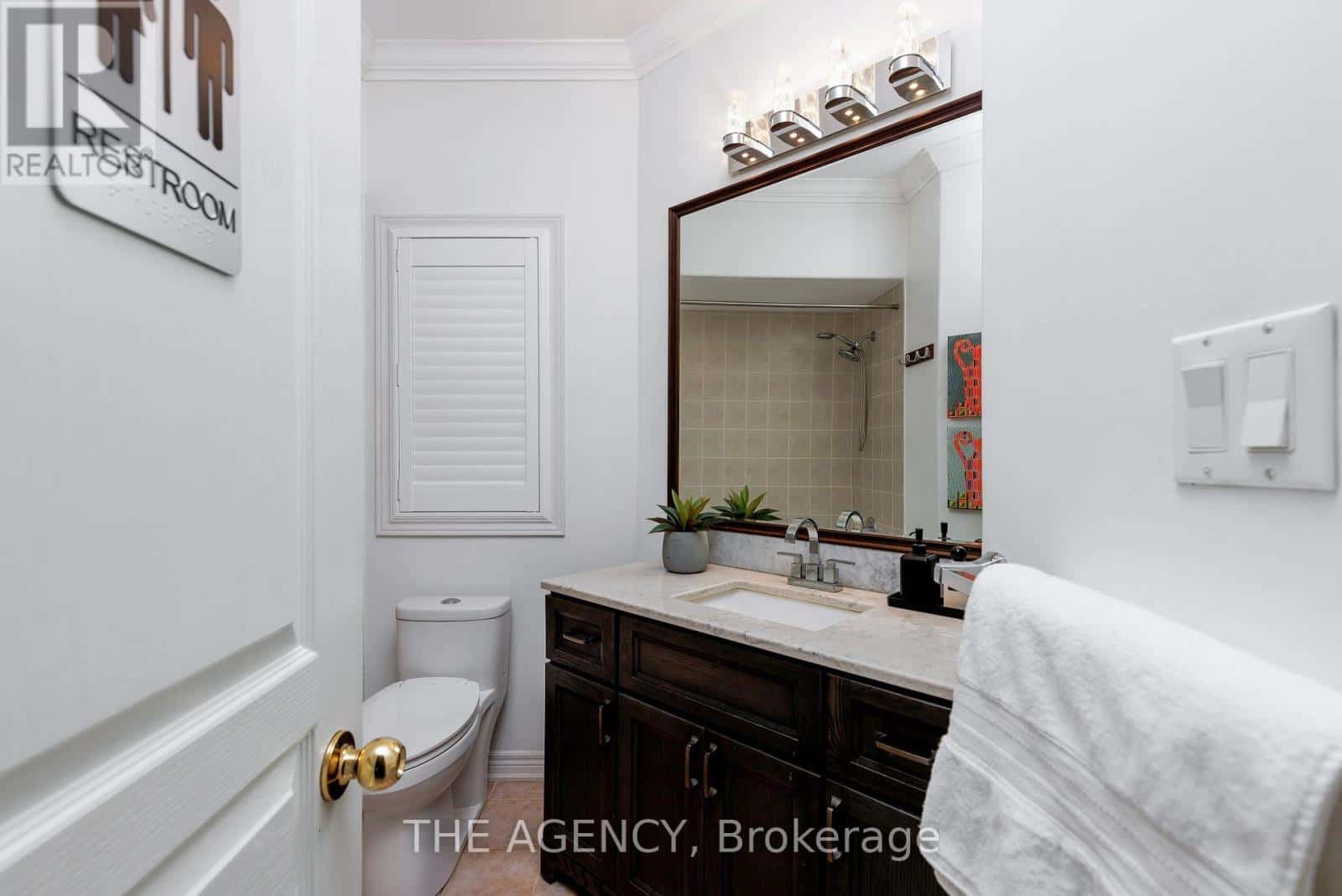 703 MADELINE HEIGHTS — Newmarket (Stonehaven-Wyndham), Ontario - Photo 5 of 45