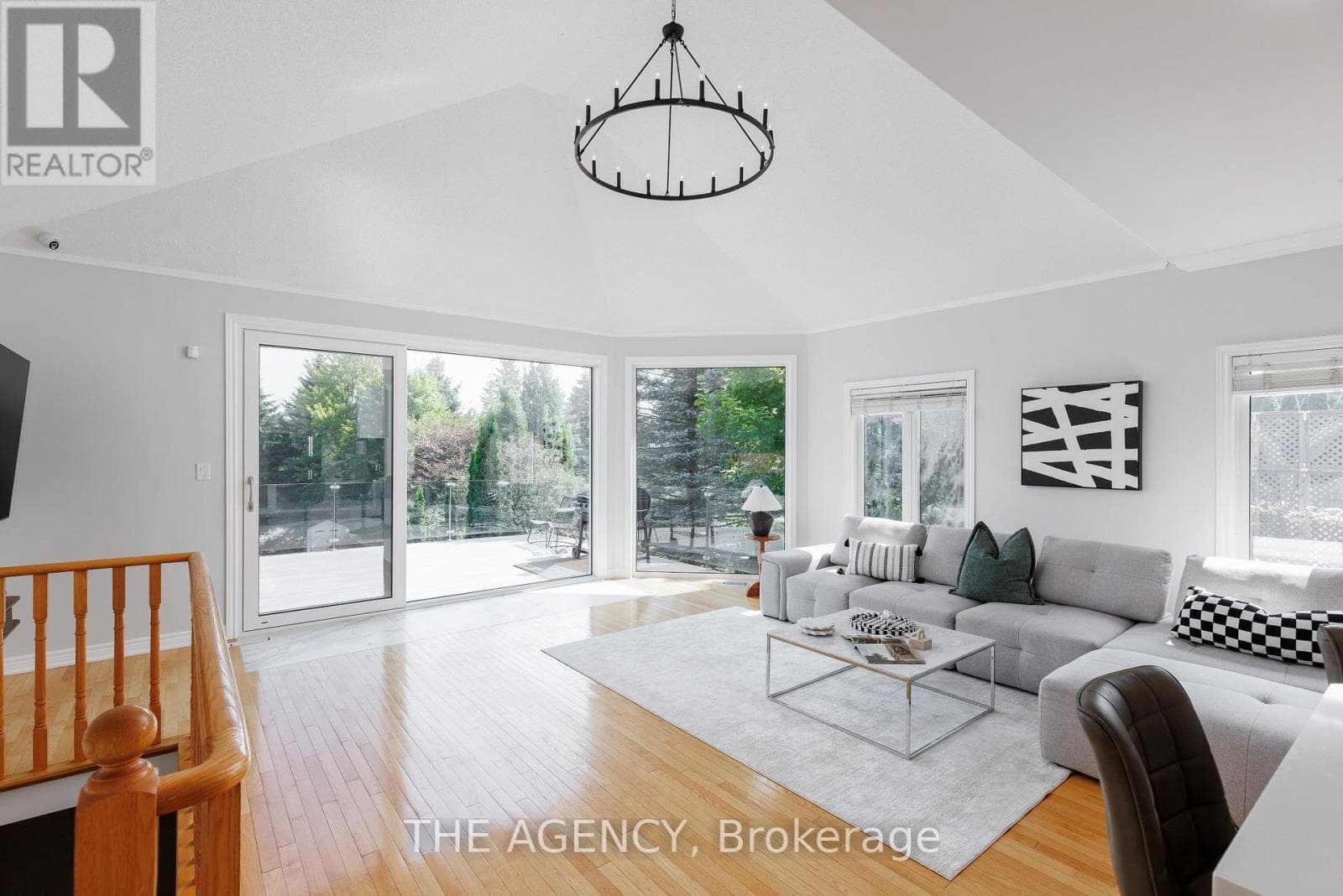 703 MADELINE HEIGHTS — Newmarket (Stonehaven-Wyndham), Ontario - Main photo