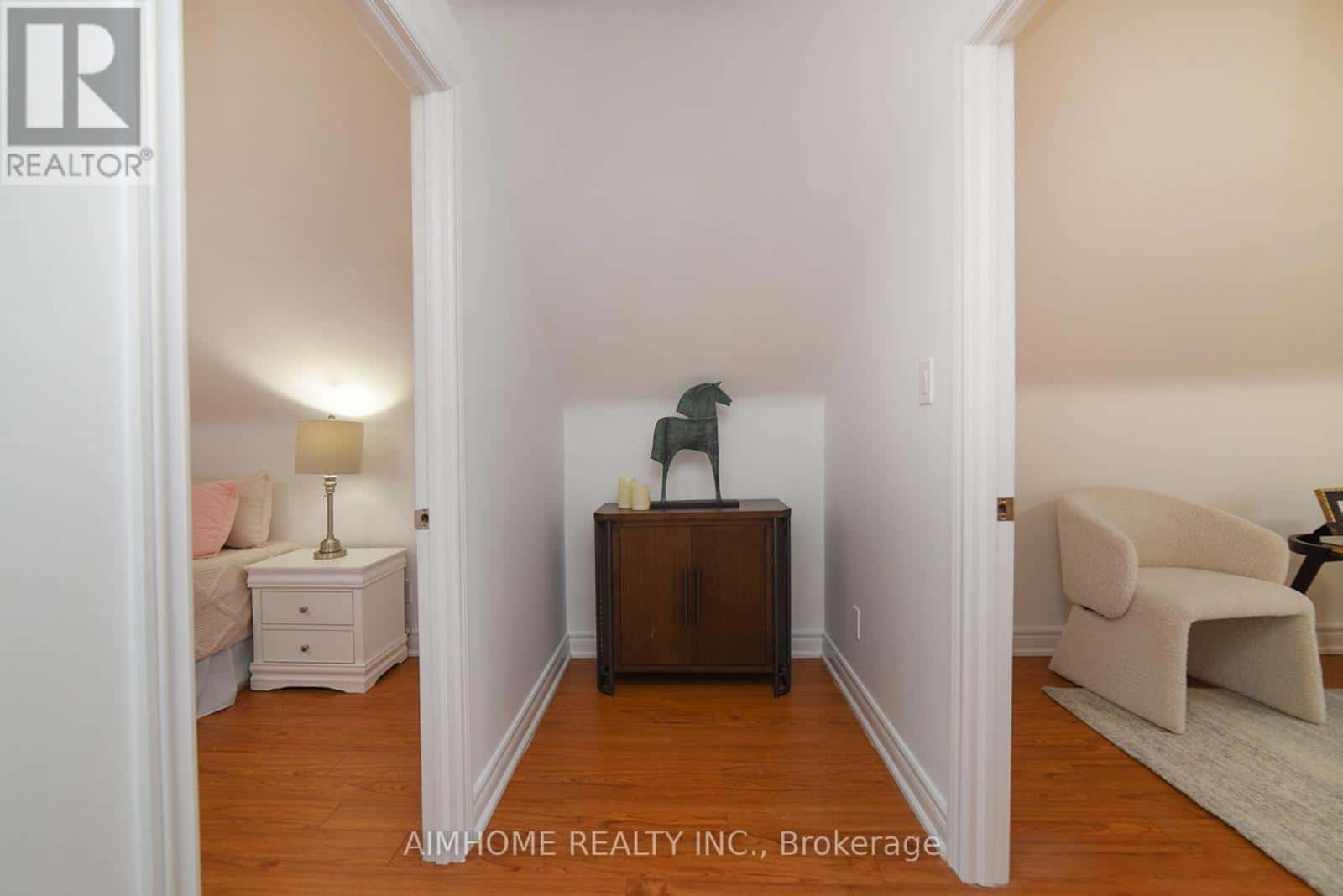 18 ILFRACOMBE CRESCENT — Toronto (Wexford-Maryvale), Ontario - Photo 3 of 35