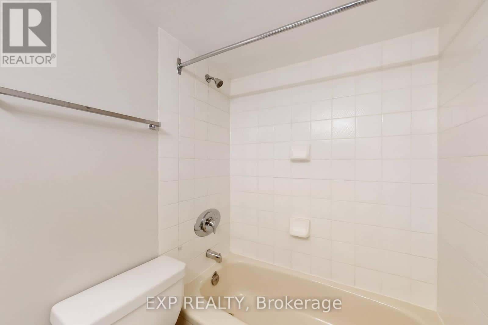 711 - 711 ROSSLAND ROAD E — Whitby (Pringle Creek), Ontario - Photo 3 of 24