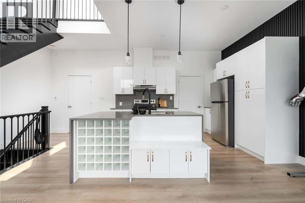 33 SUMMERSIDES Mews — Fonthill, Ontario - Photo 3 of 29