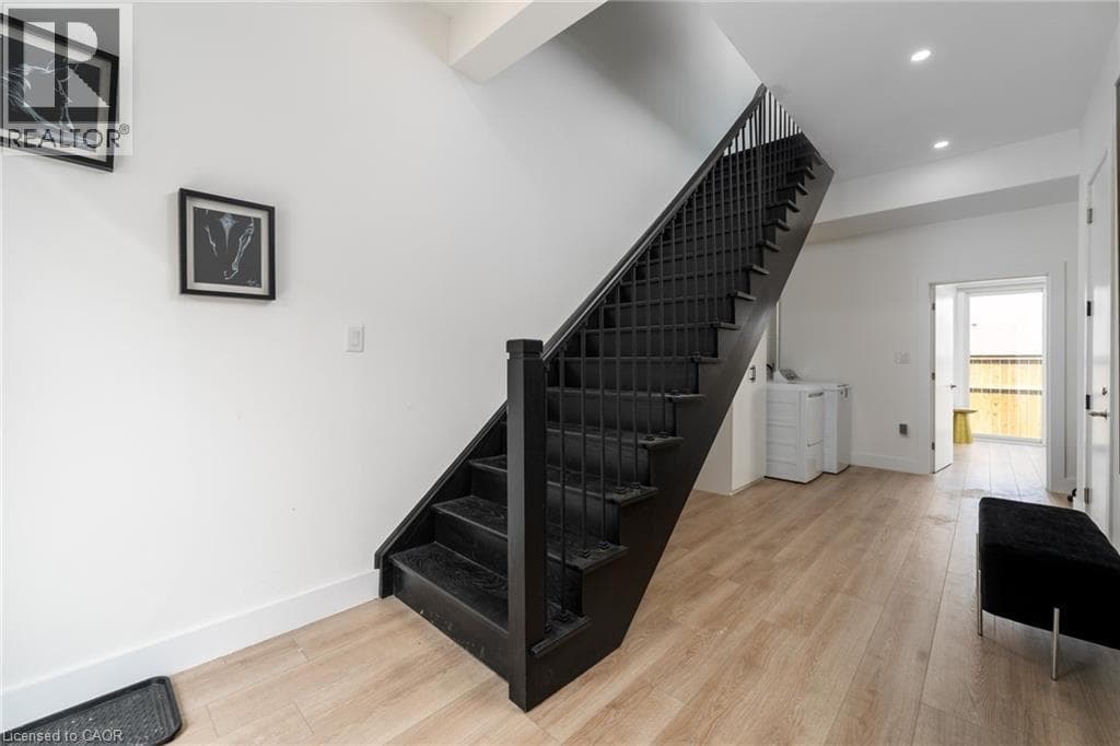 33 SUMMERSIDES Mews — Fonthill, Ontario - Main photo