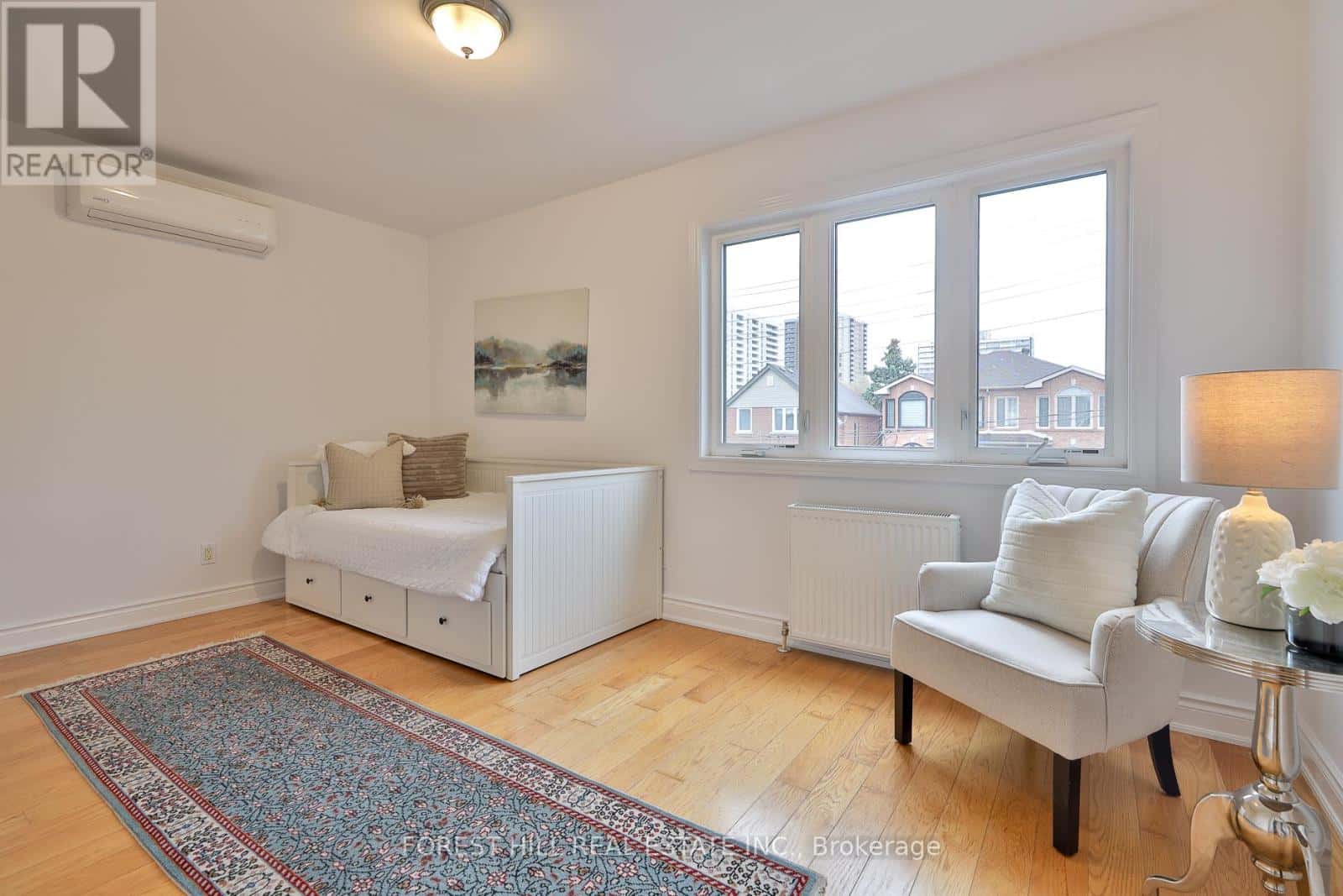 912 BRIAR HILL AVENUE — Toronto (Briar Hill-Belgravia), Ontario - Photo 2 of 25