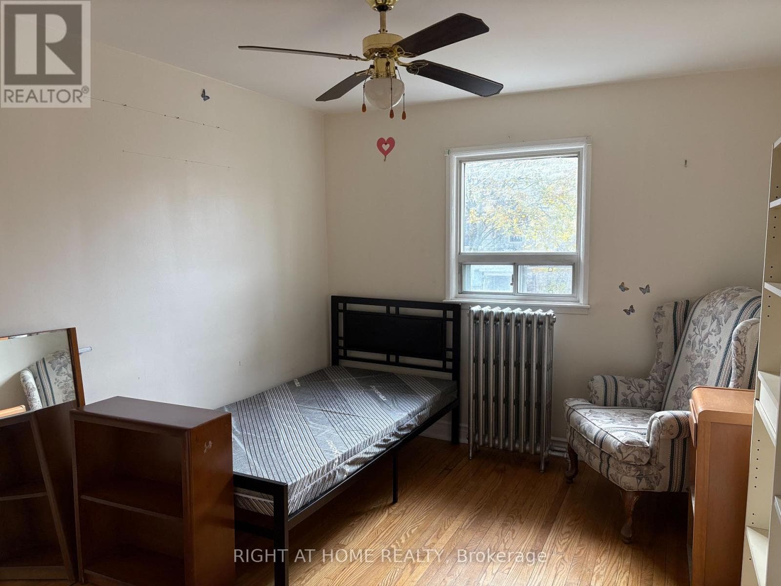 49 BATAVIA AVENUE — Toronto (Rockcliffe-Smythe), Ontario - Main photo