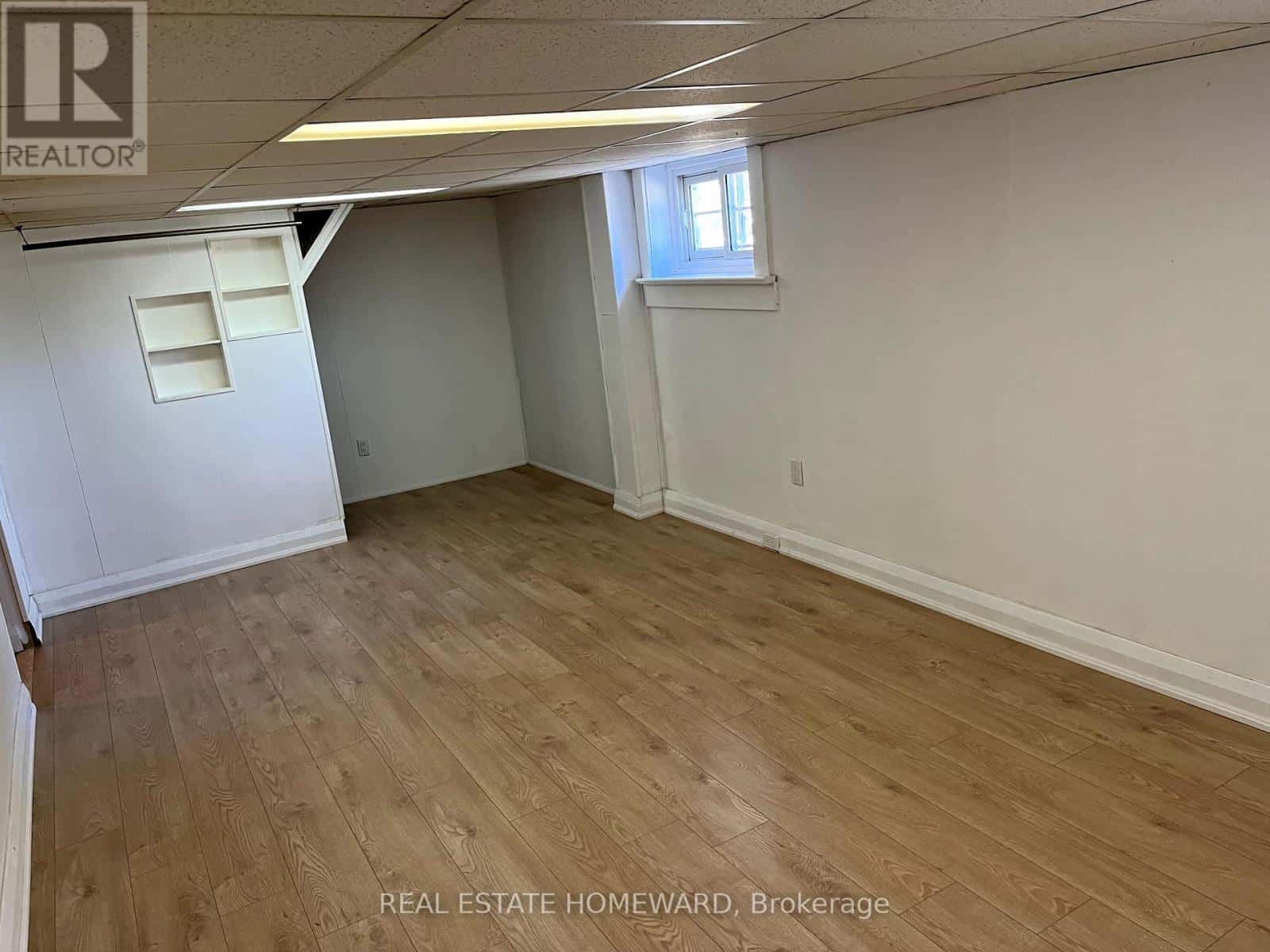 322 COSBURN AVENUE — Toronto (East York), Ontario - Photo 2 of 18