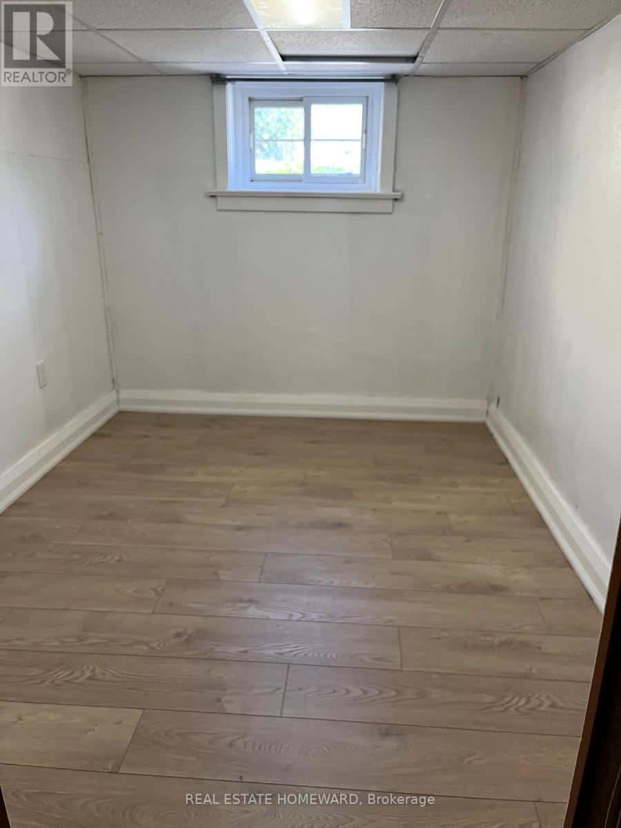 322 COSBURN AVENUE — Toronto (East York), Ontario - Photo 5 of 18