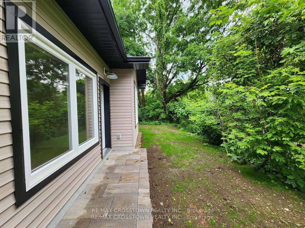 GDN STE - 120 DUNDONALD STREET — Barrie (Codrington), Ontario - Photo 5 of 15