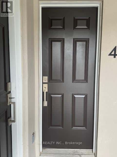 4 - 4035 HICKORY DRIVE — Mississauga (Applewood), Ontario - Photo 2 of 22