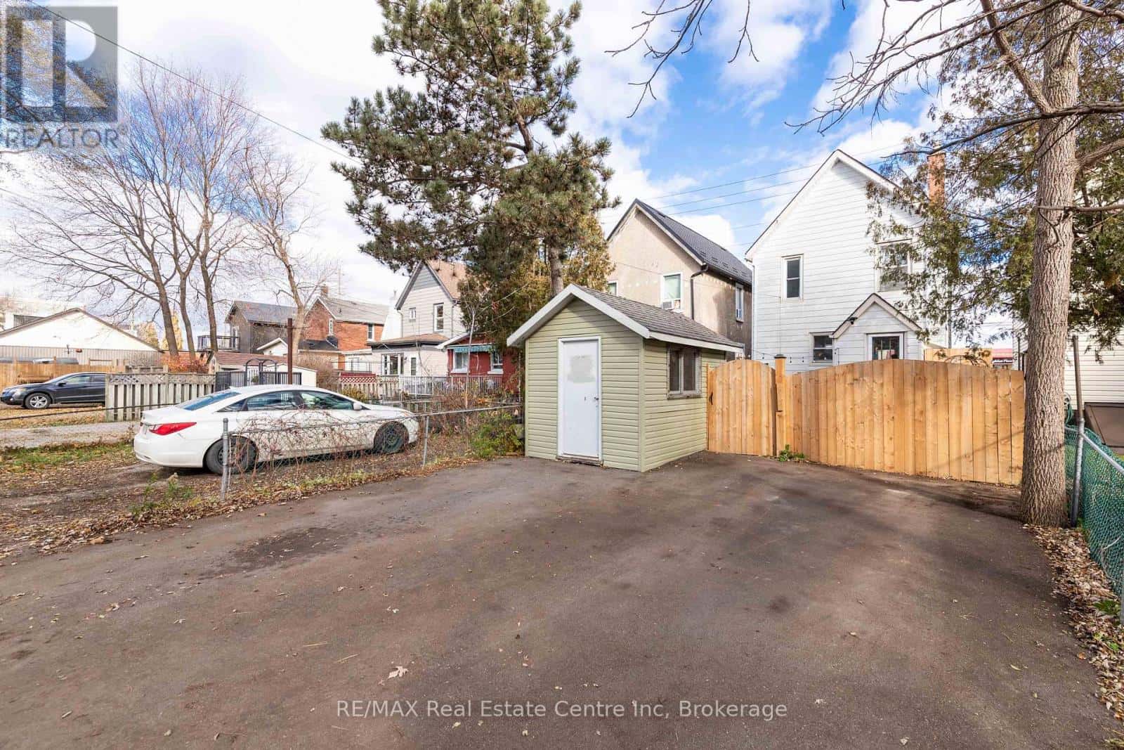 217 VICTORIA ROAD S — Guelph (St. Patrick's Ward), Ontario - Photo 4 of 26