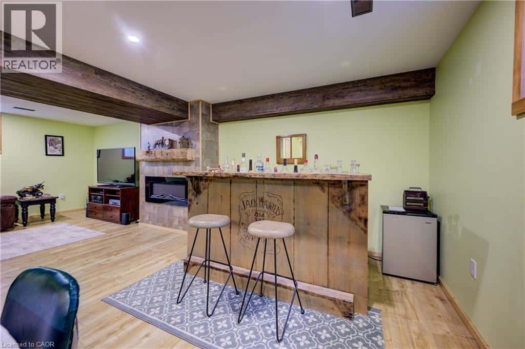 42 FINORO Crescent — Elmira, Ontario - Photo 3 of 43