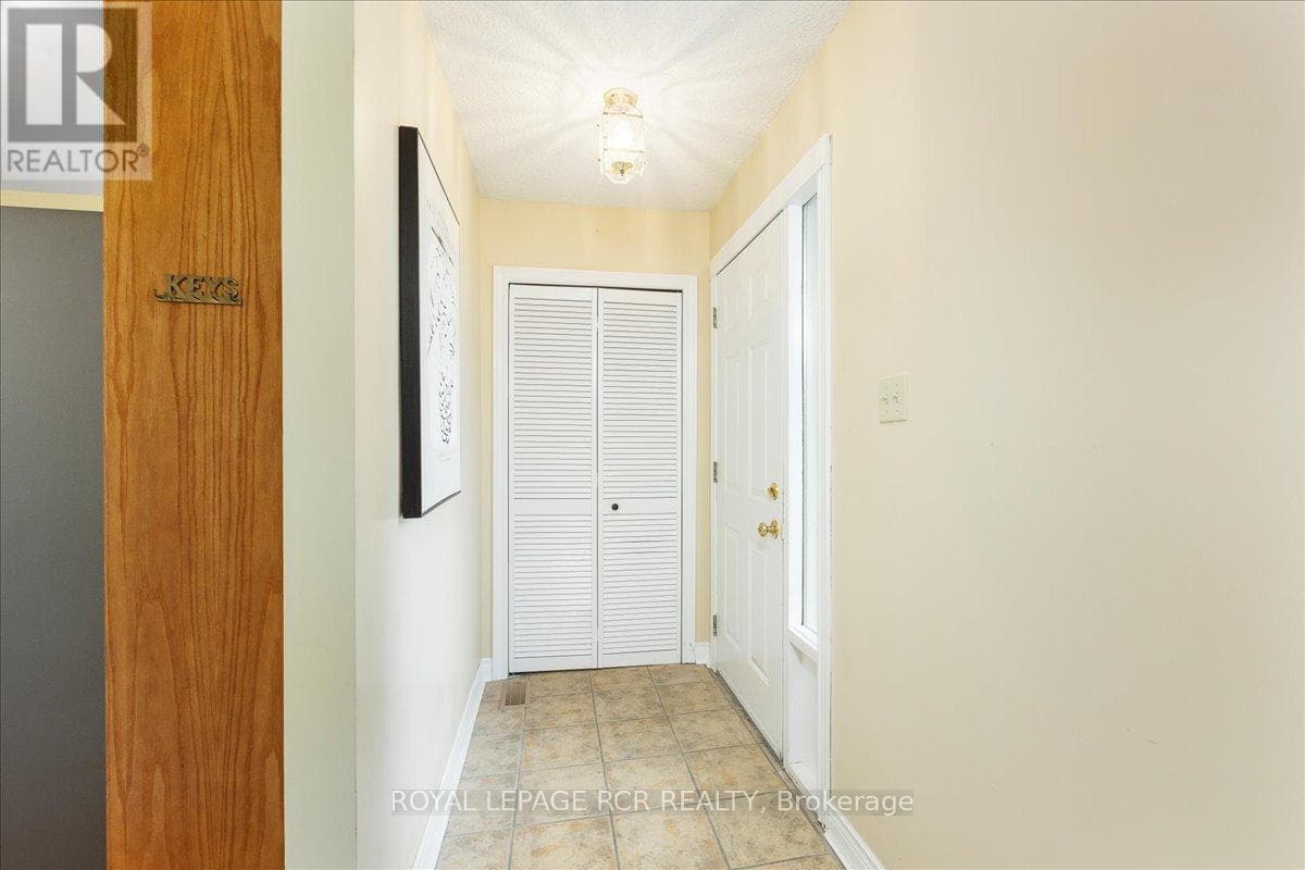 130 PETER STREET — East Gwillimbury (Holland Landing), Ontario - Main photo