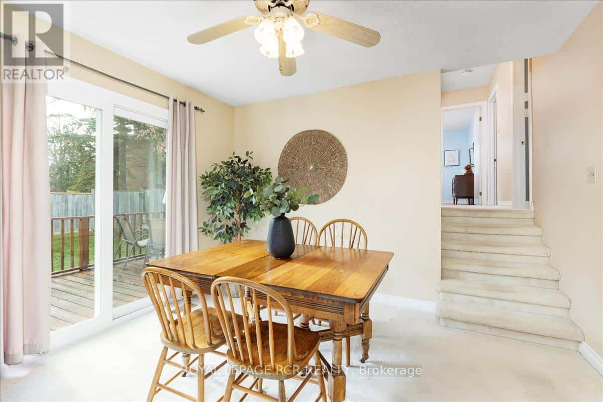 130 PETER STREET — East Gwillimbury (Holland Landing), Ontario - Photo 4 of 29