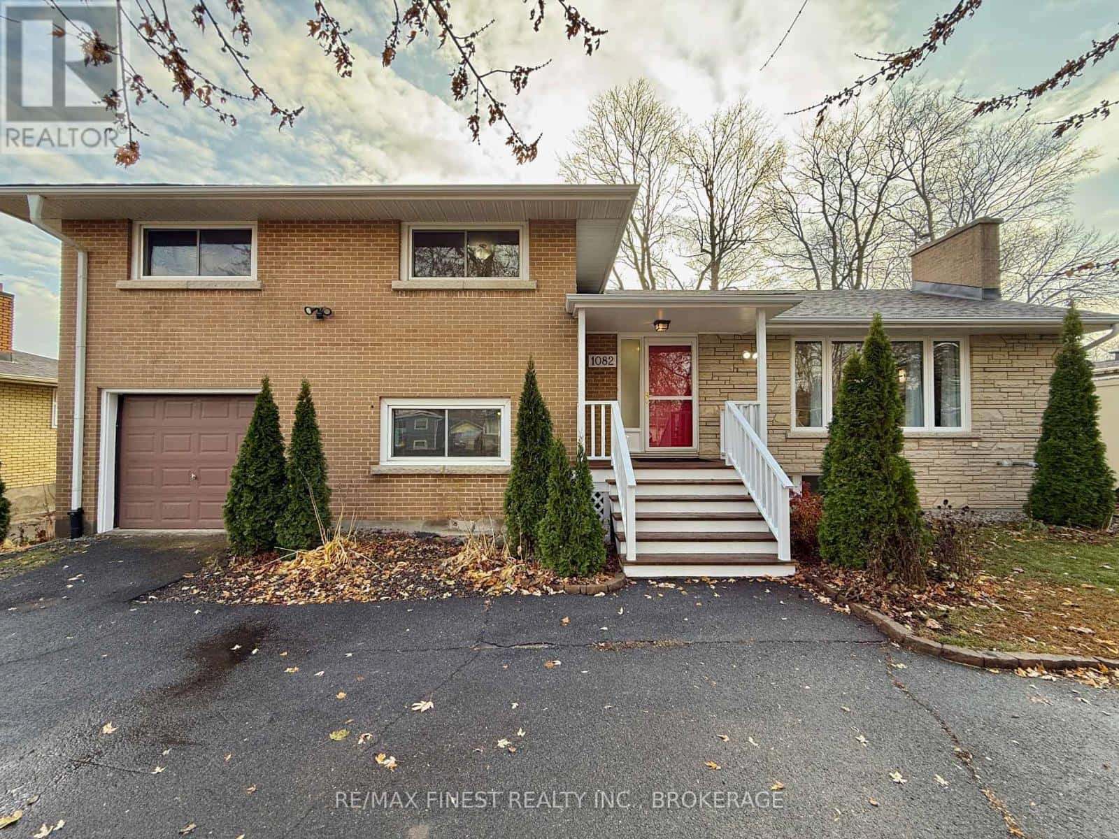 1082 JOHNSON STREET — Kingston (Central City West), Ontario - Photo 3 of 34