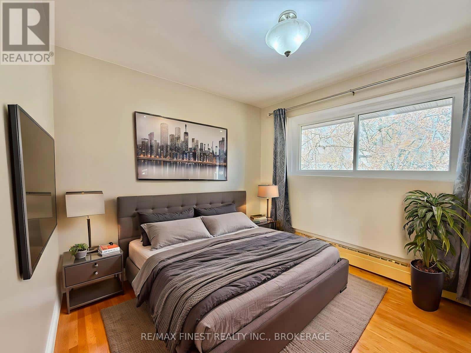 1082 JOHNSON STREET — Kingston (Central City West), Ontario - Photo 5 of 34