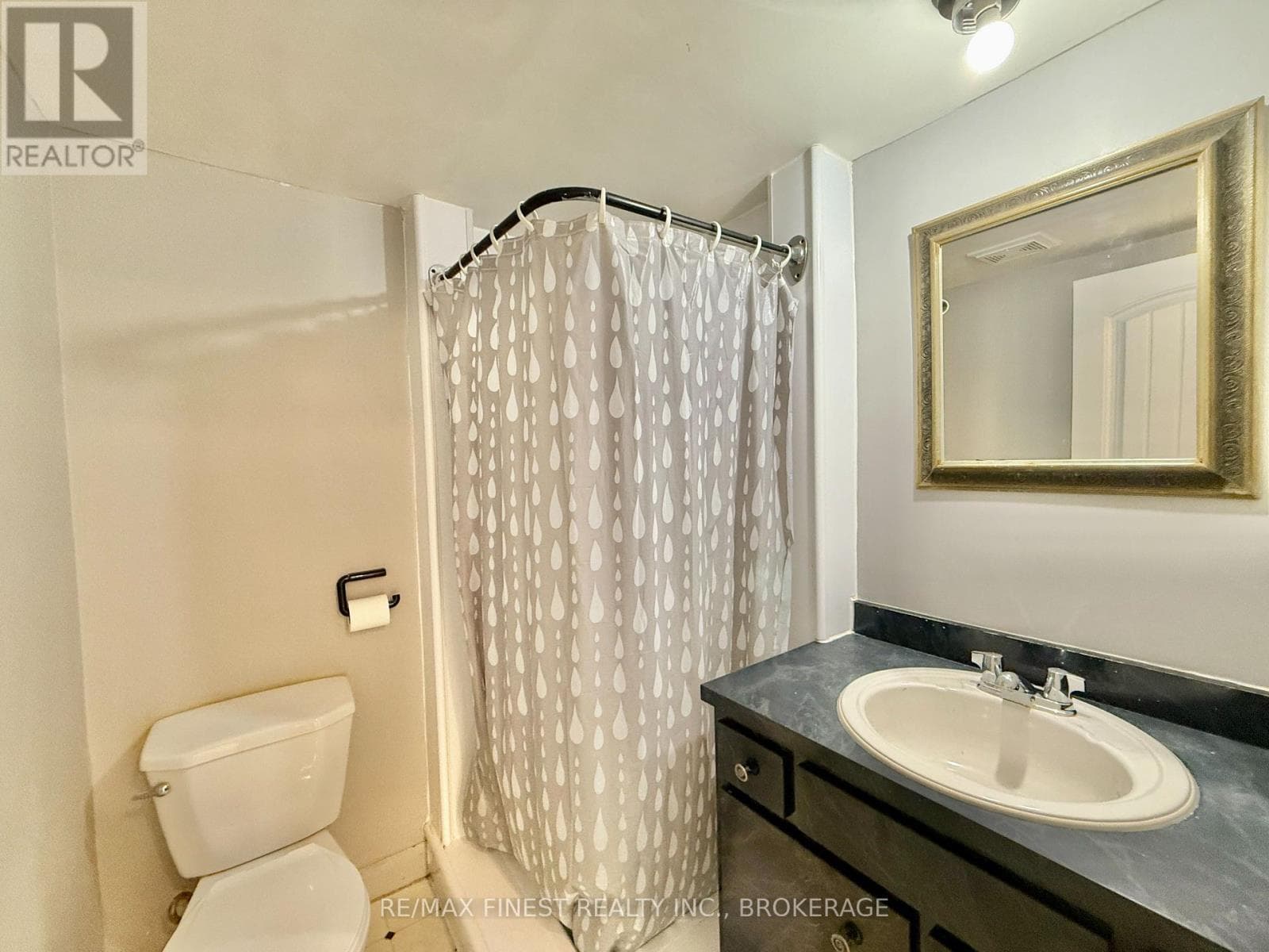 1082 JOHNSON STREET — Kingston (Central City West), Ontario - Main photo