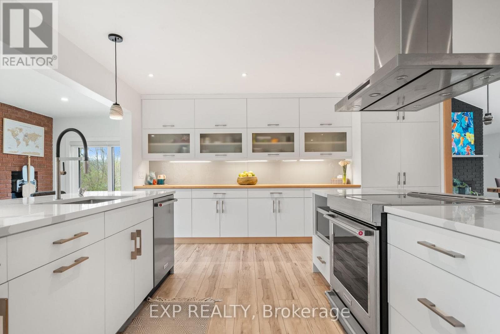 135 HISCOCK SHORES ROAD — Prince Edward County (Ameliasburg Ward), Ontario - Main photo