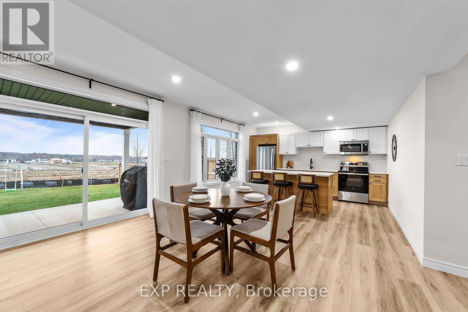 119 DAVENTRY WAY — Middlesex Centre, Ontario - Photo 3 of 35