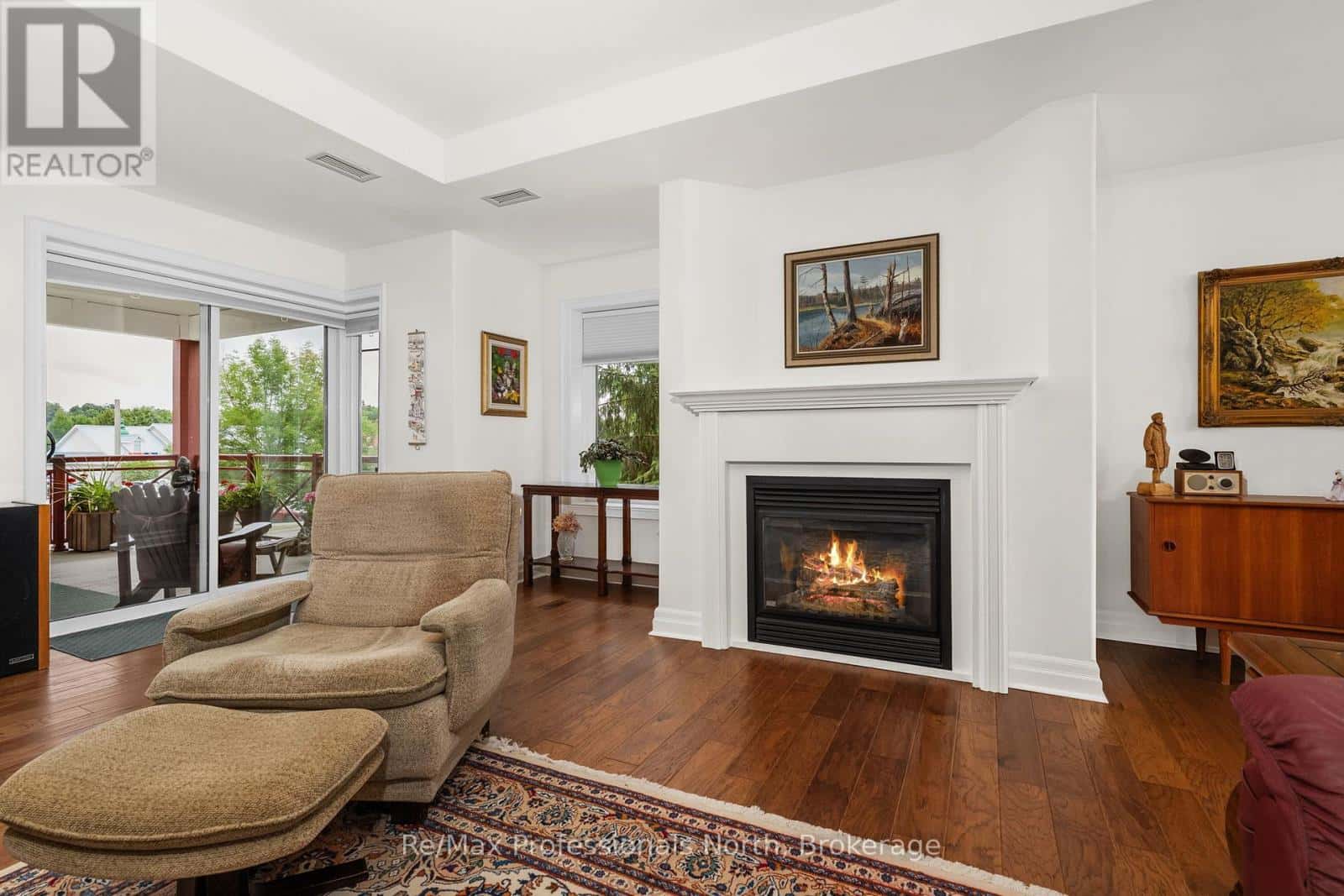 207 - 110 STEAMSHIP BAY ROAD — Gravenhurst (Muskoka (S)), Ontario - Photo 2 of 32