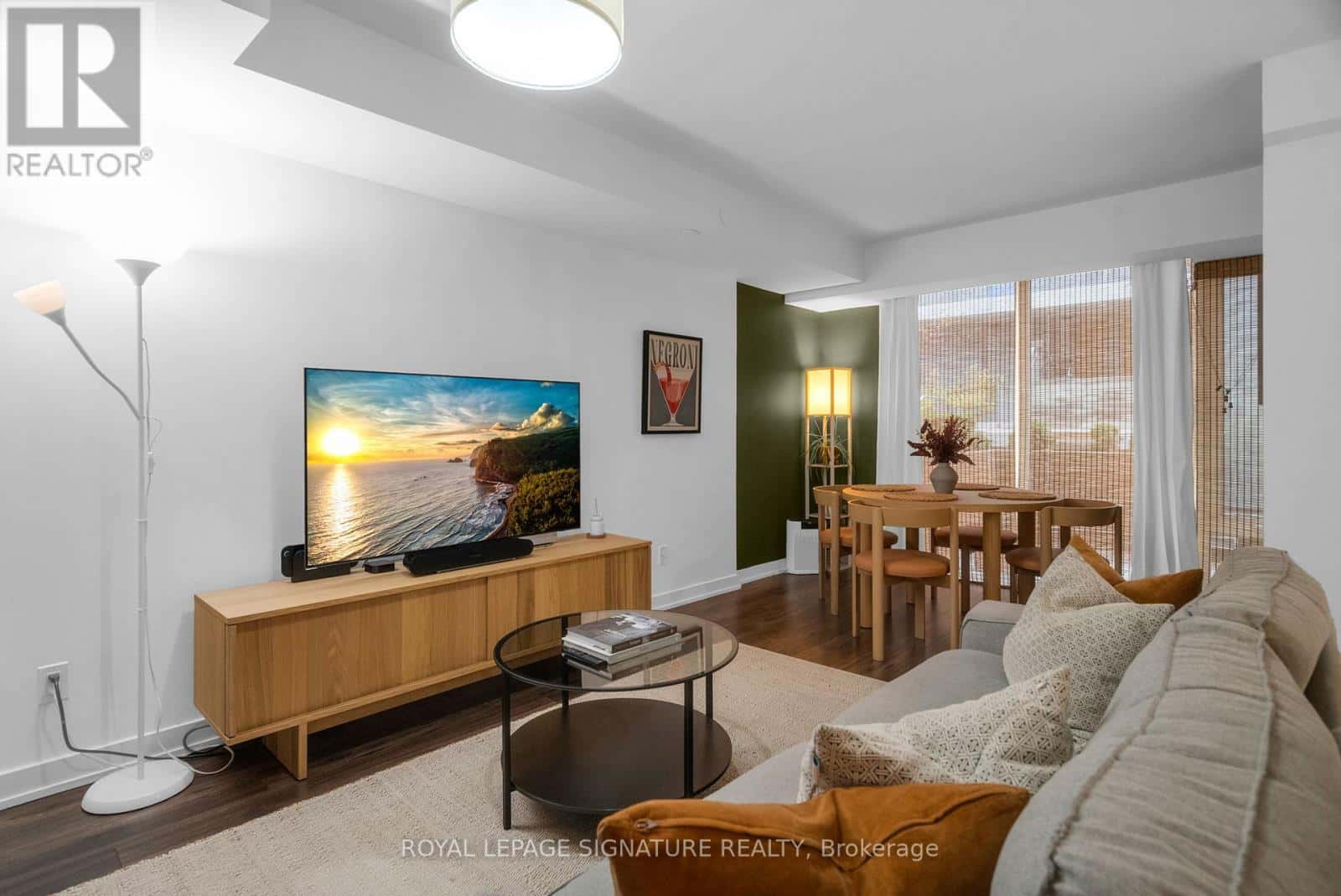 8 - 106 VARNA DRIVE — Toronto (Englemount-Lawrence), Ontario - Photo 4 of 33