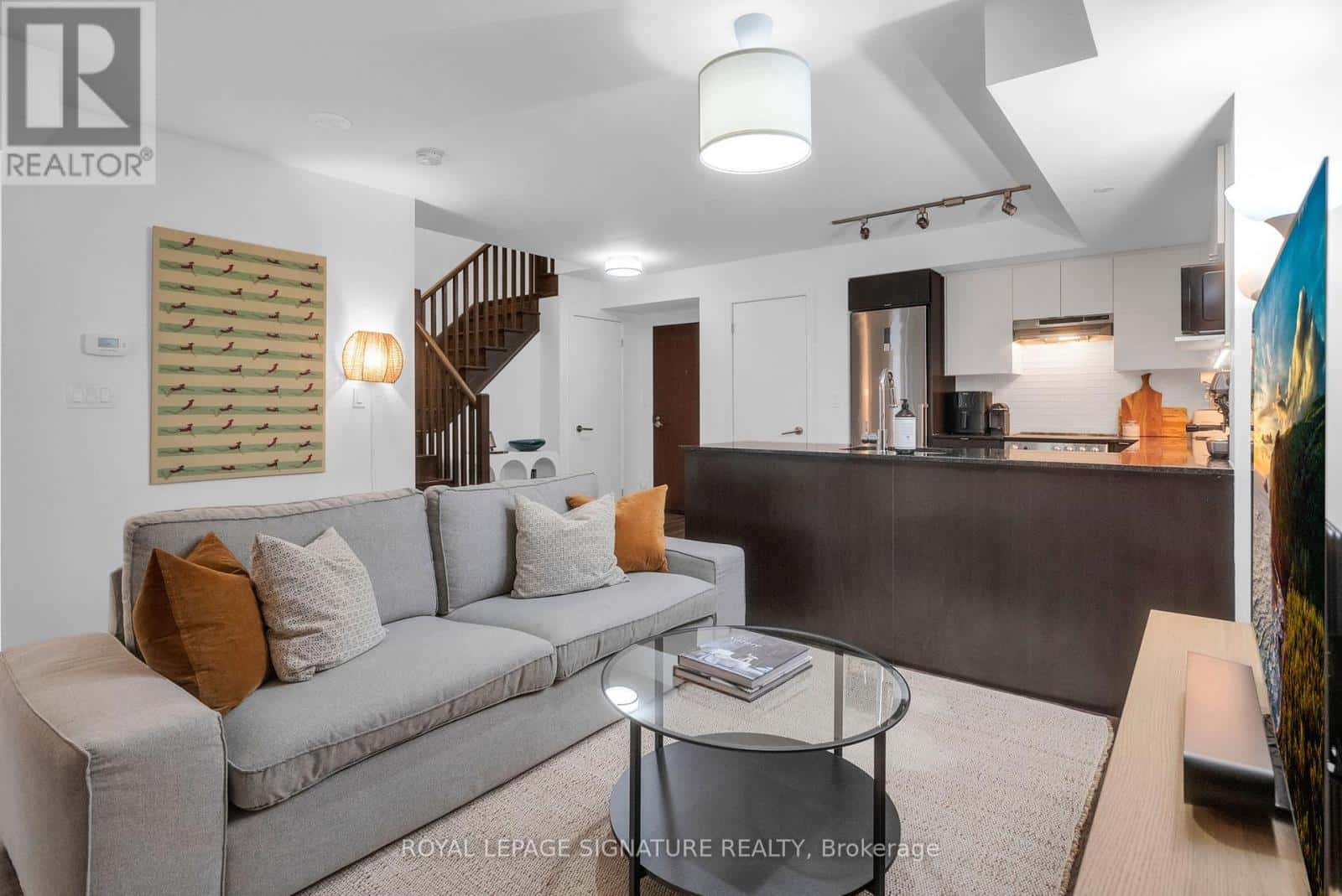 8 - 106 VARNA DRIVE — Toronto (Englemount-Lawrence), Ontario - Photo 5 of 33