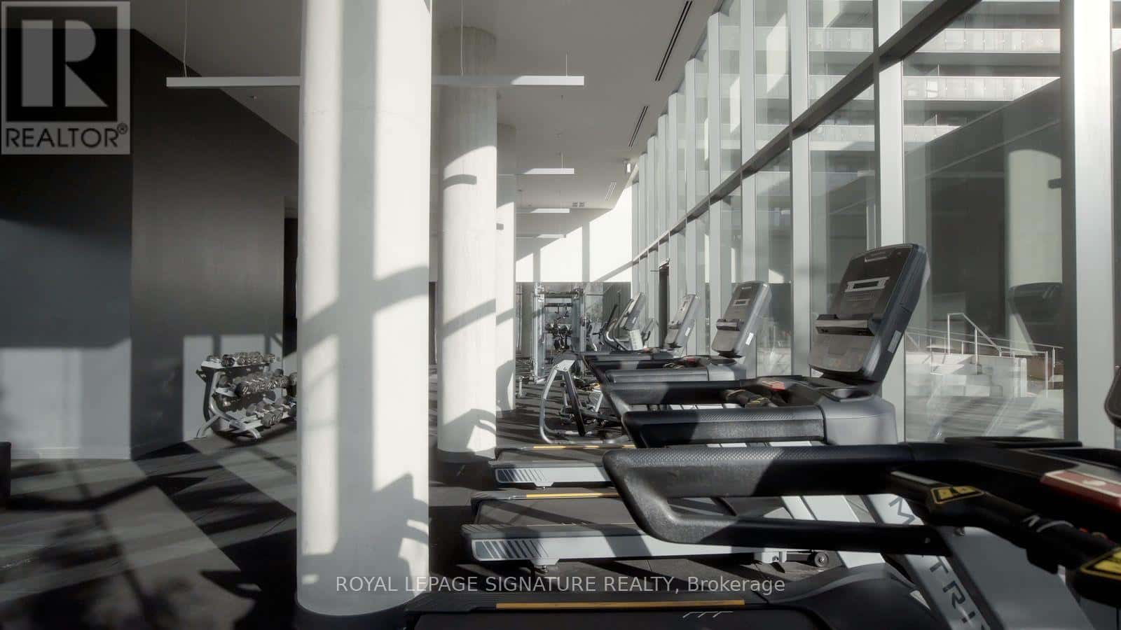 8 - 106 VARNA DRIVE — Toronto (Englemount-Lawrence), Ontario - Photo 3 of 33