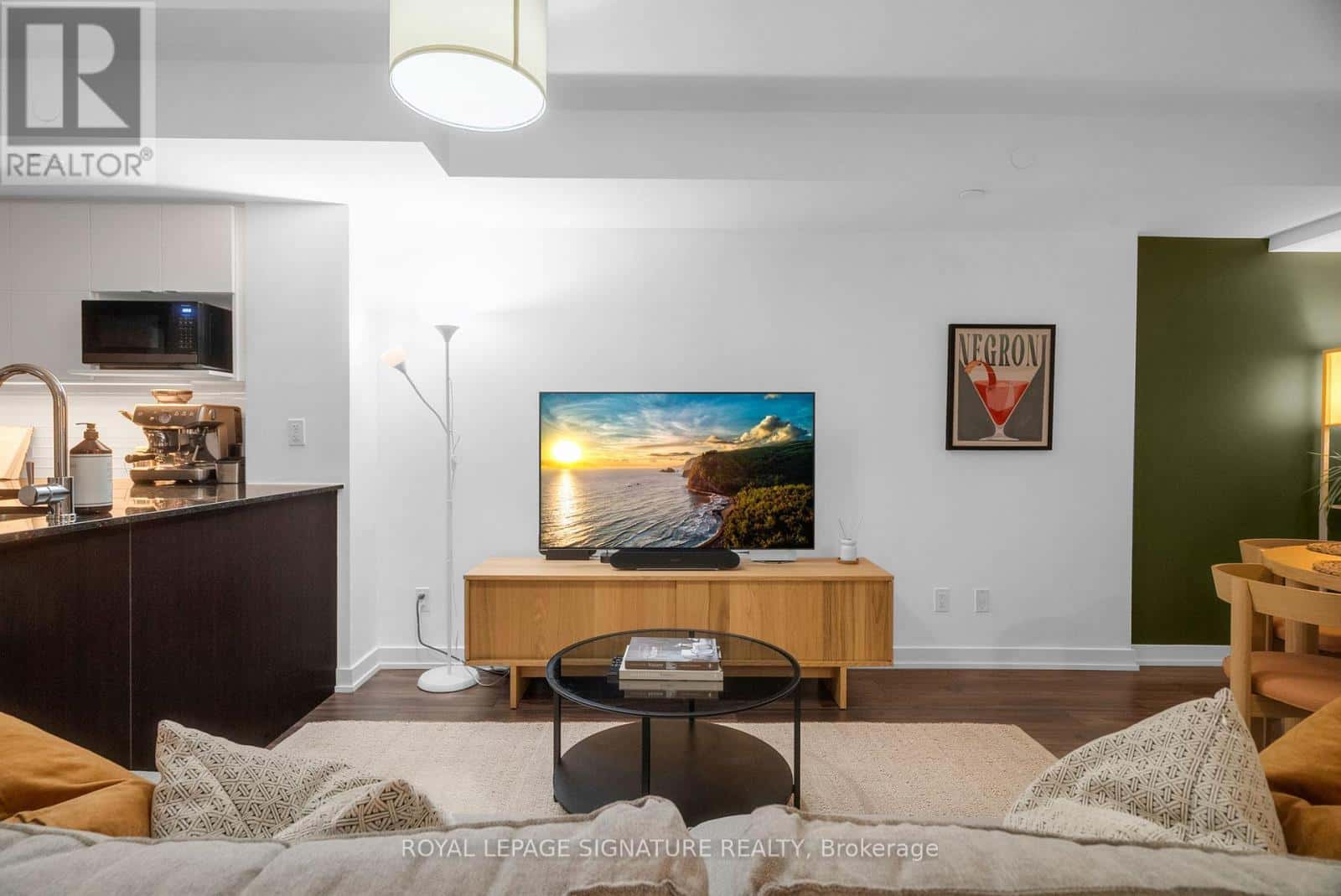 8 - 106 VARNA DRIVE — Toronto (Englemount-Lawrence), Ontario - Photo 2 of 33