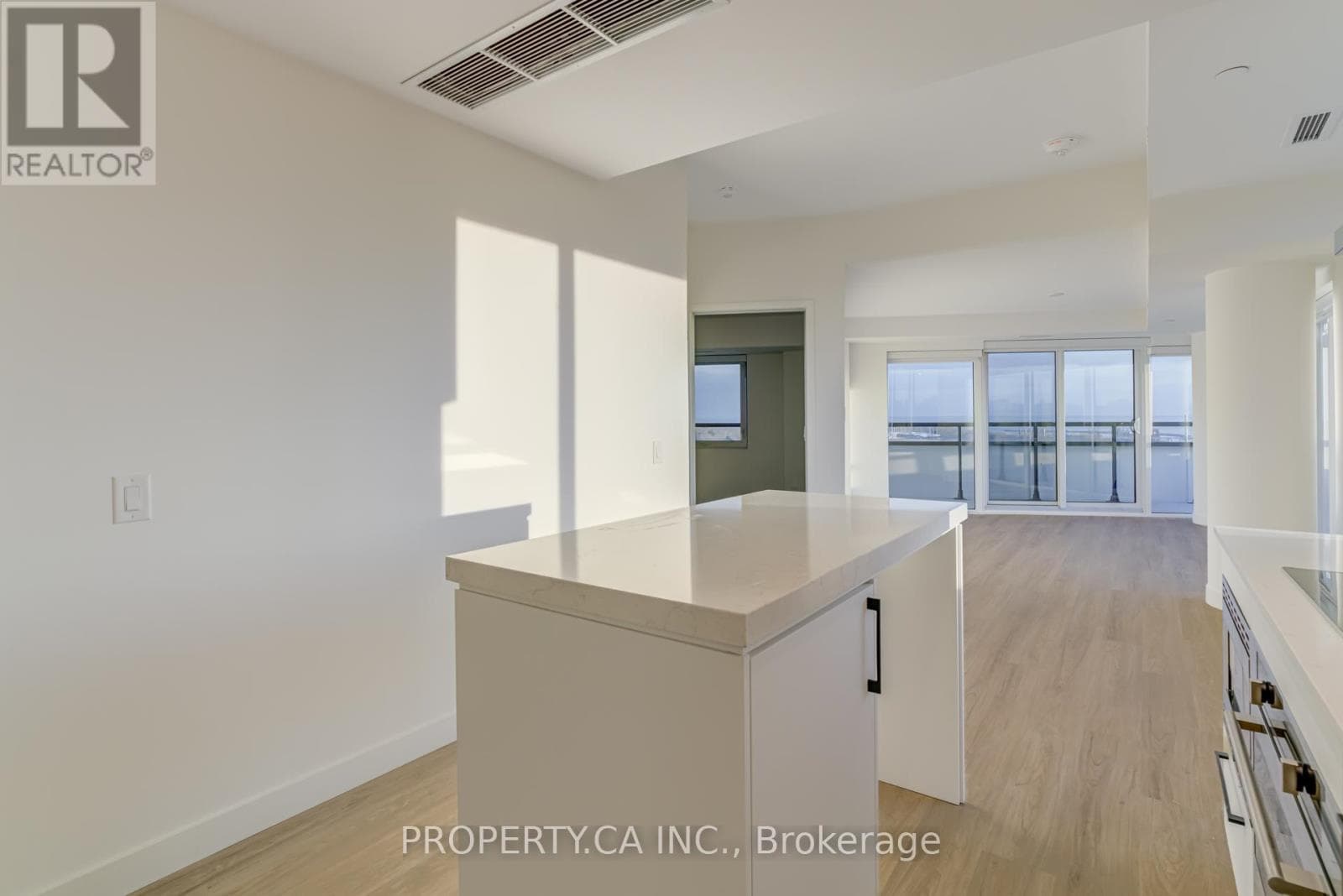 1010 - 1050 EASTERN AVENUE — Toronto (The Beaches), Ontario - Main photo