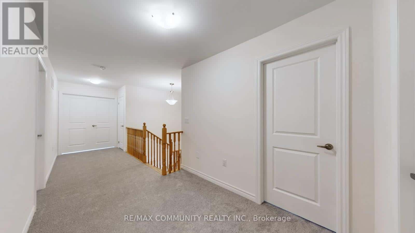 63 ENGLISH DRIVE E — New Tecumseth (Beeton), Ontario - Photo 2 of 50