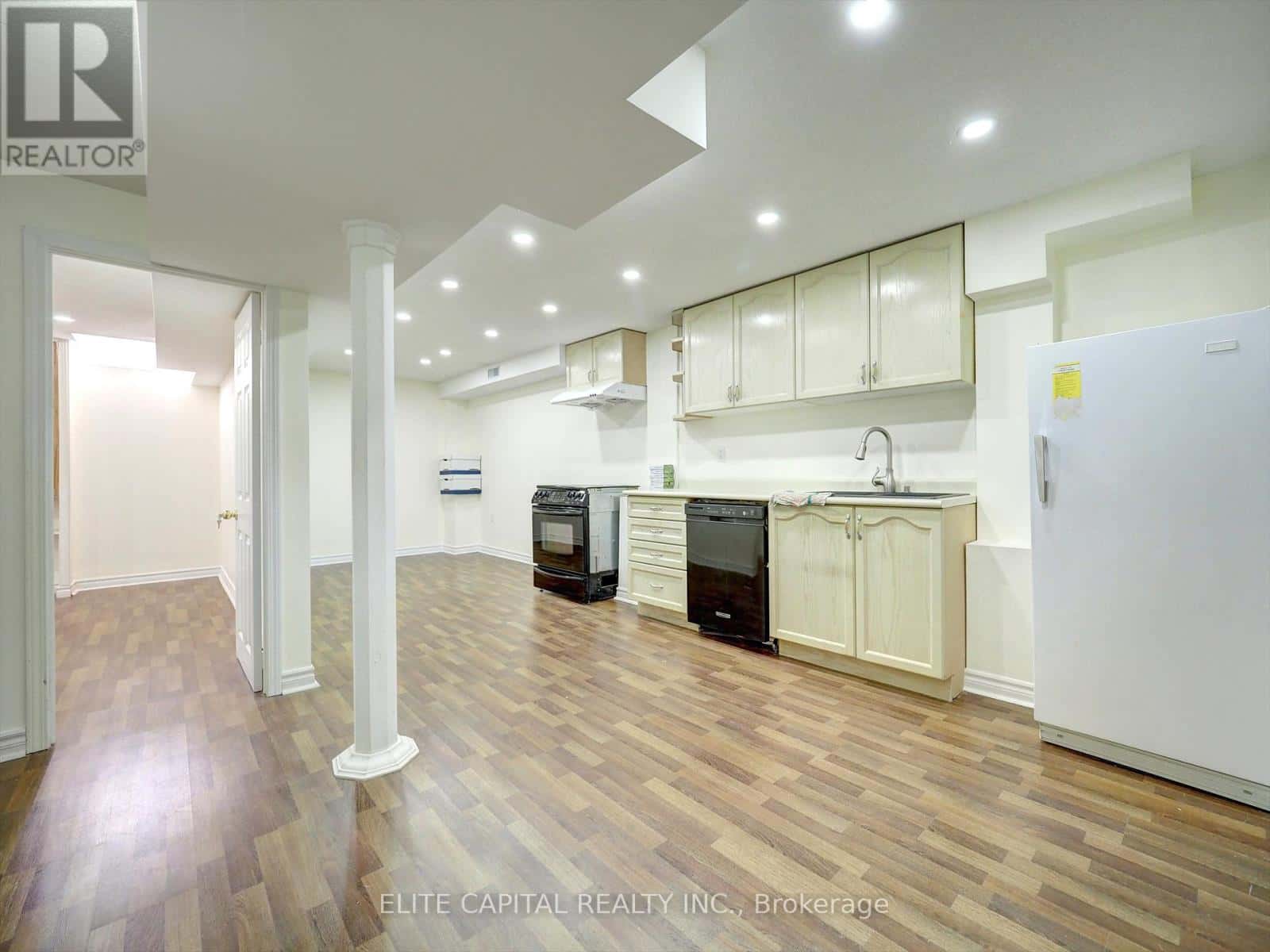 BSMT - 783 BUR OAK AVENUE — Markham (Wismer), Ontario - Photo 3 of 8