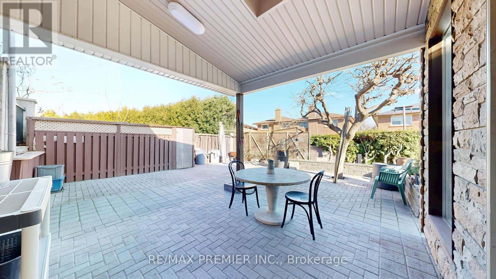 87 AVIEMORE DRIVE — Toronto (Humber Summit), Ontario - Photo 2 of 50