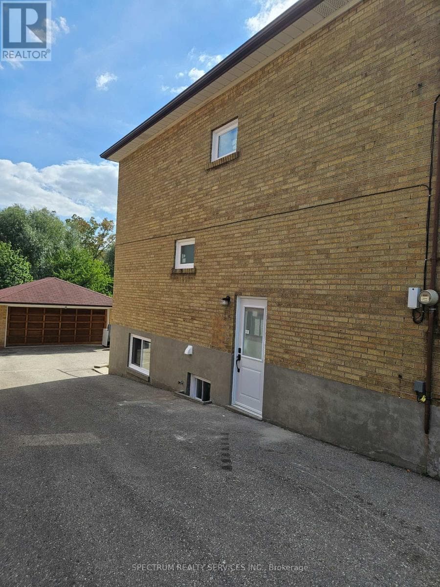 2 - 49 GOTHAM COURT — Toronto (Brookhaven-Amesbury), Ontario - Main photo