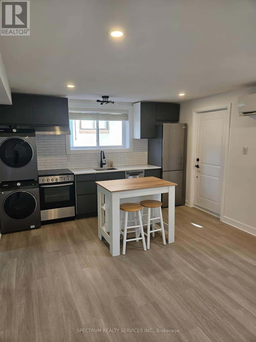 2 - 49 GOTHAM COURT — Toronto (Brookhaven-Amesbury), Ontario - Photo 2 of 19