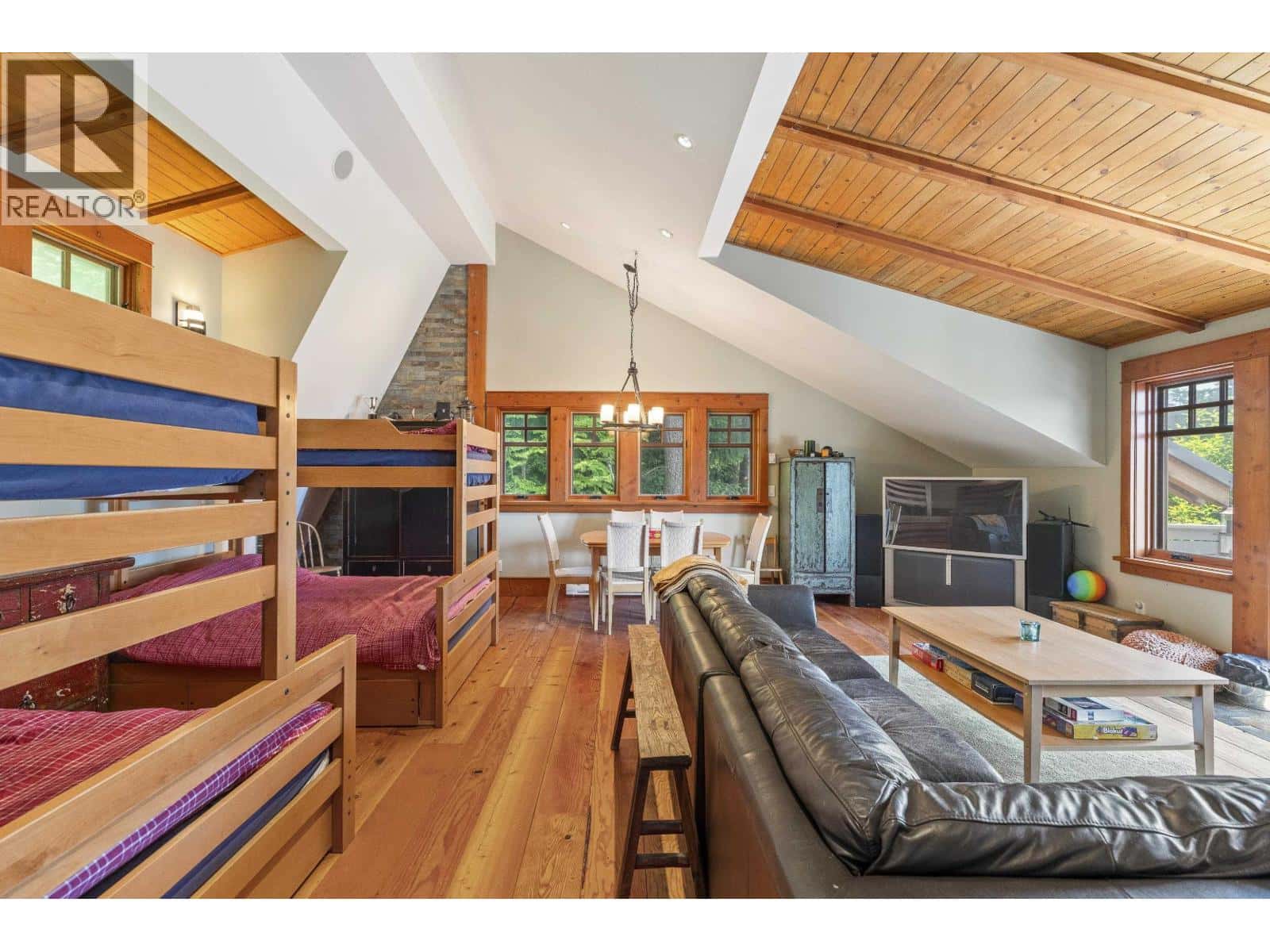 329 ESPLANADE ROAD — Keats Island, British Columbia - Photo 4 of 33