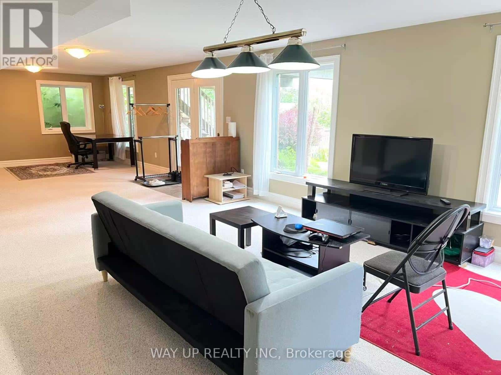 LOWER LEVEL - 401 KINGBIRD COURT — London North (North B), Ontario - Photo 2 of 10