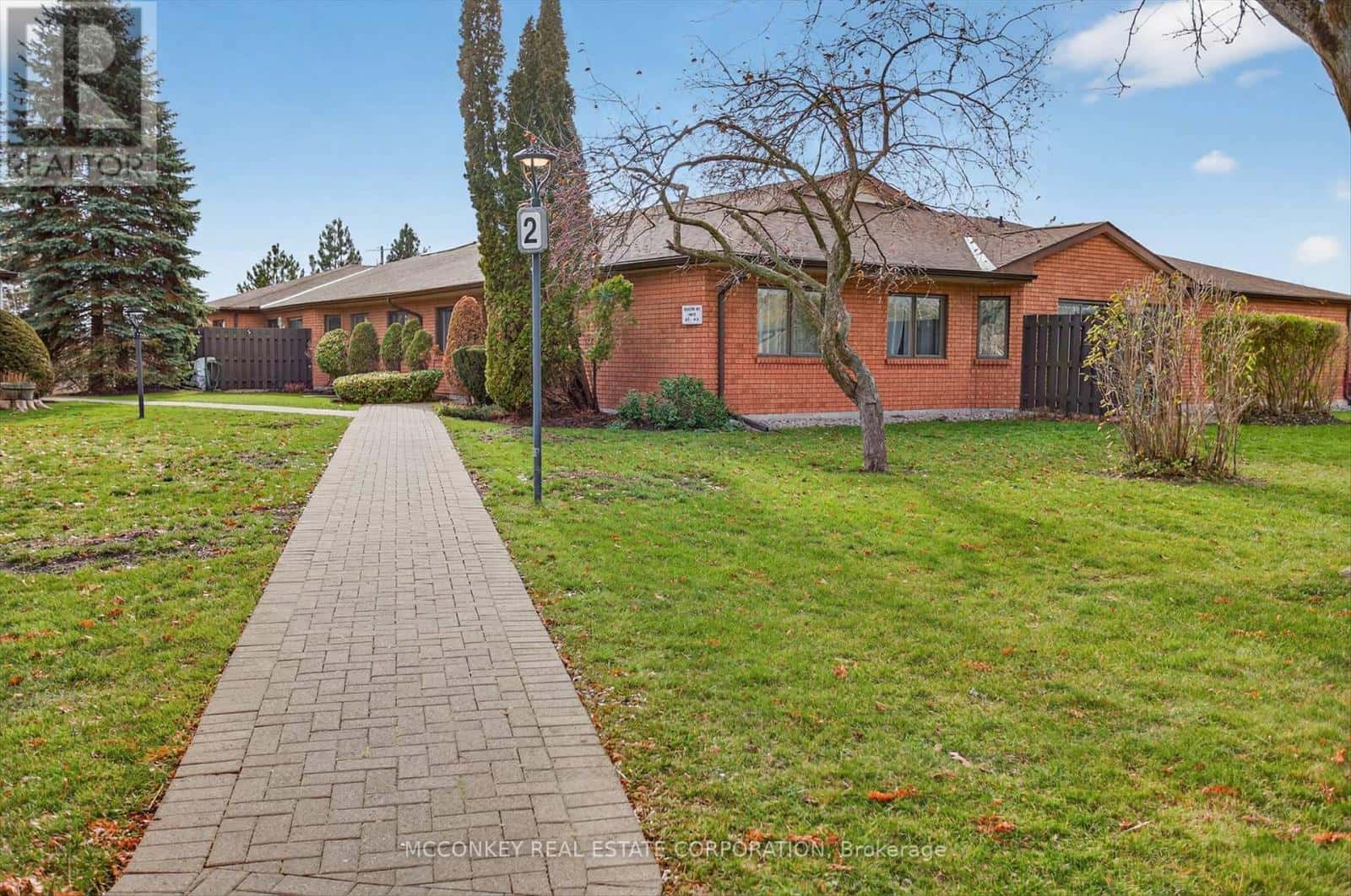 26 - 36 CHAMPLAIN CRESCENT — Peterborough (Northcrest Ward 5), Ontario - Photo 5 of 30