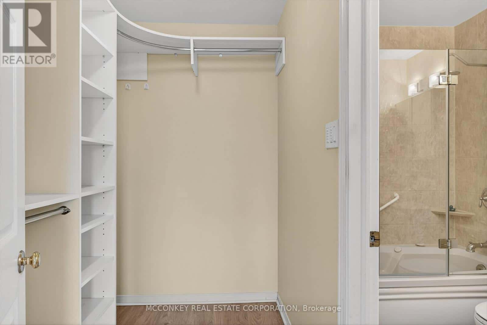 26 - 36 CHAMPLAIN CRESCENT — Peterborough (Northcrest Ward 5), Ontario - Photo 2 of 30