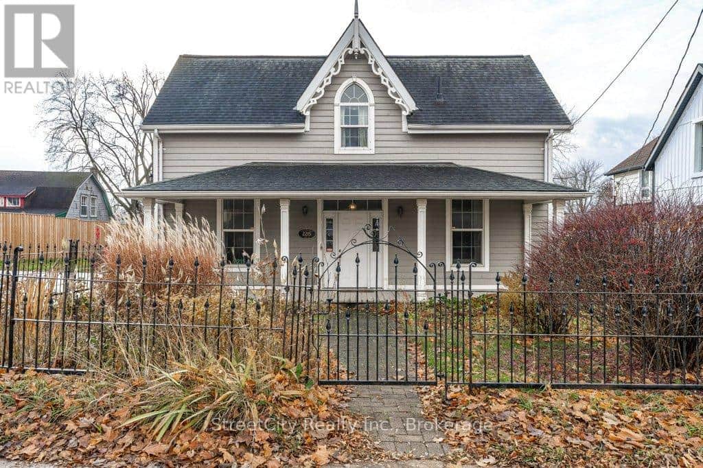 2215 34 LINE - Photo 2 of 37, Perth East (Shakespeare), Ontario